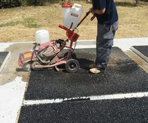 Cutting the paving slabs