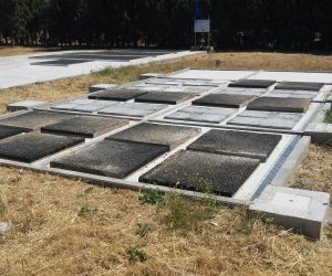 Placing the asphalt and concrete slabs in Arganda del Rey