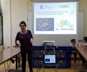 Marta Castellote presents LIFE Photoscaling to children (Children at workplace)