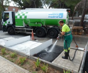 Cleaning the platforms